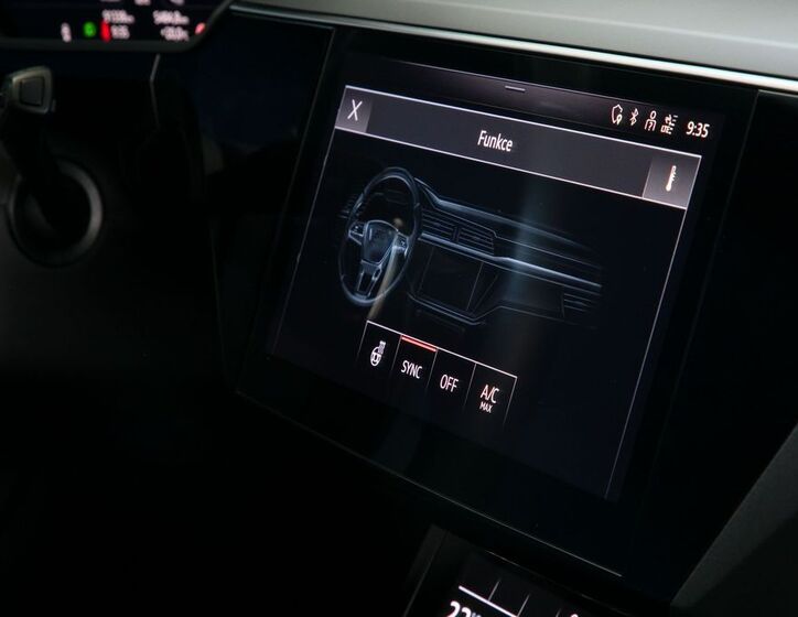 Audi e-tron 22