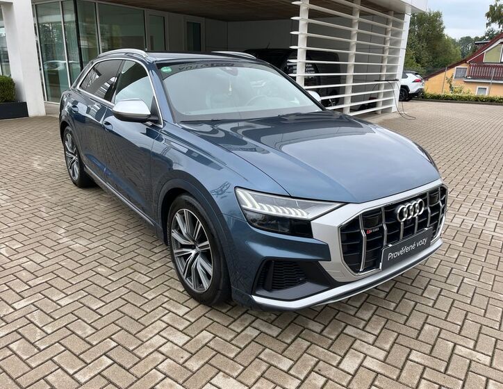 Audi SQ8 8