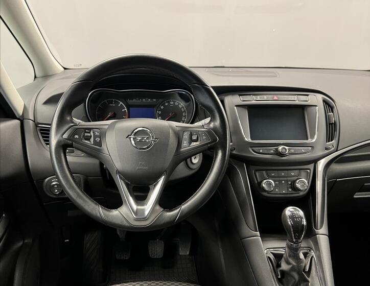 Opel Zafira 5