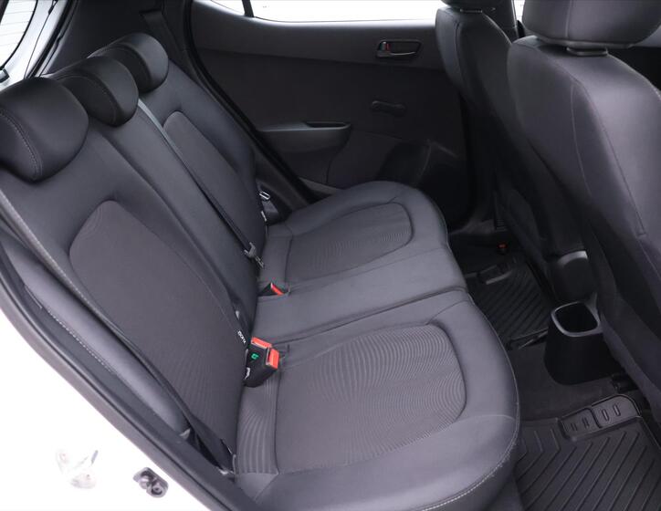 Hyundai i10 13