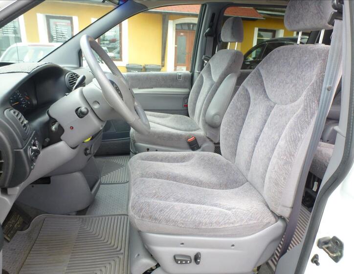 Dodge Grand Caravan 17