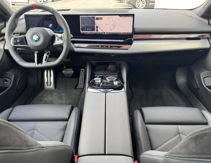 BMW i5 8