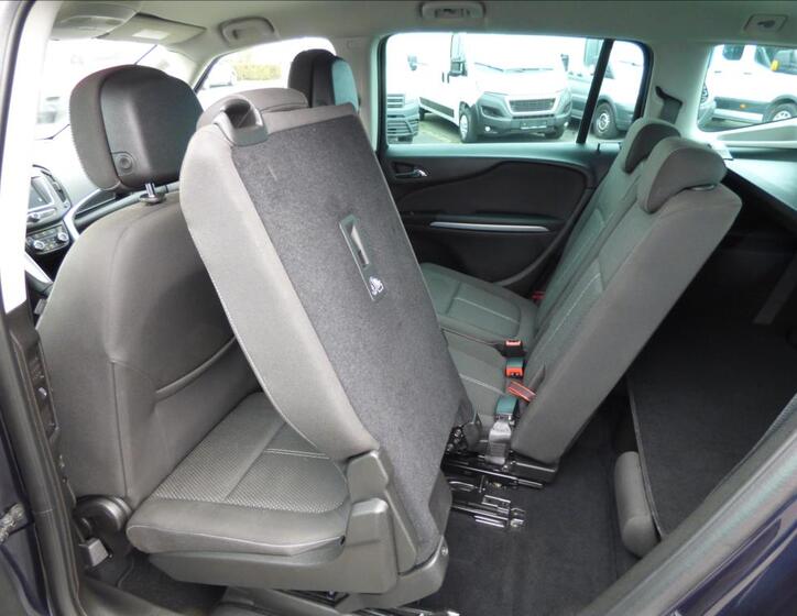Opel Zafira 47