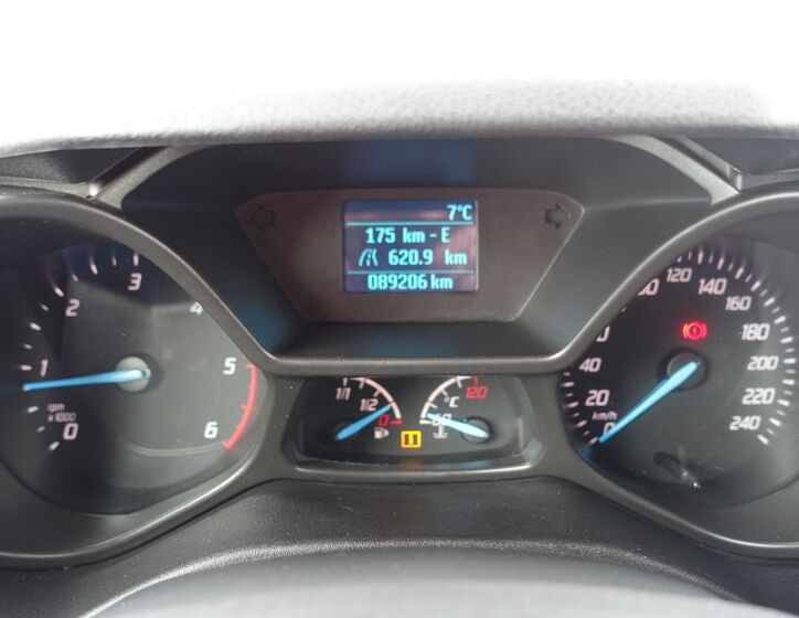 Ford Transit Connect 9