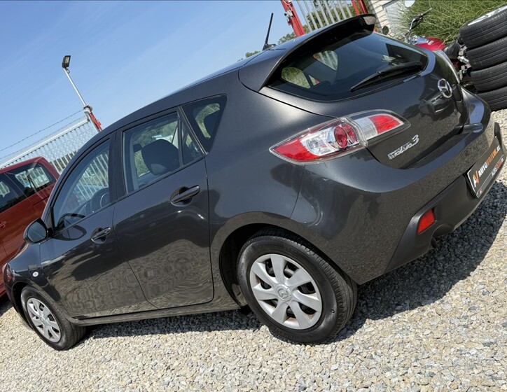 Mazda 3 7
