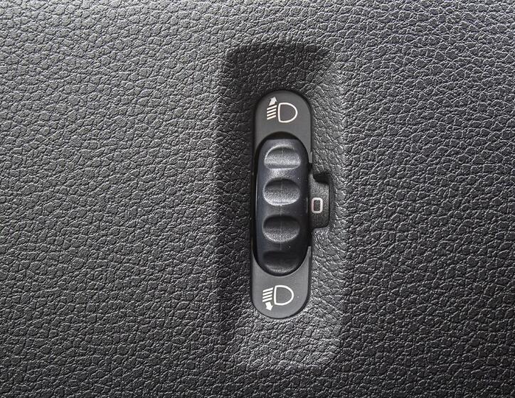 Nissan NV400 31