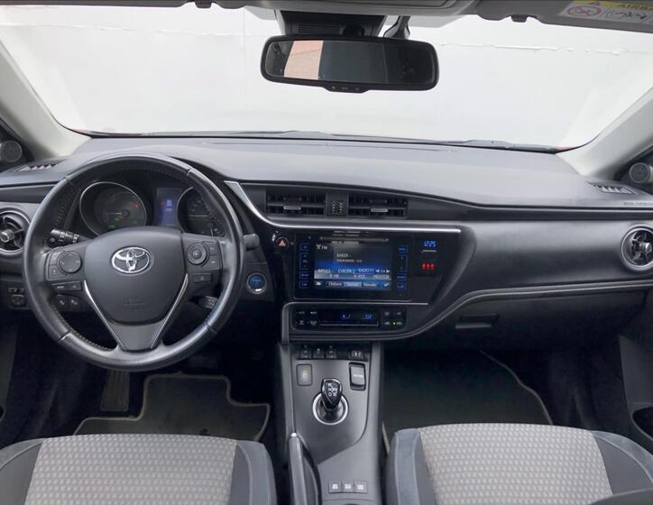 Toyota Auris 6
