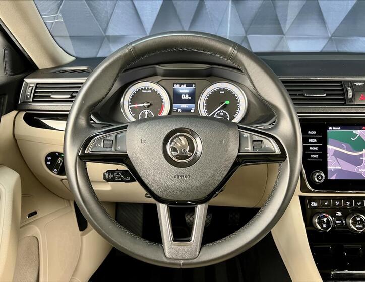 Škoda Superb 13