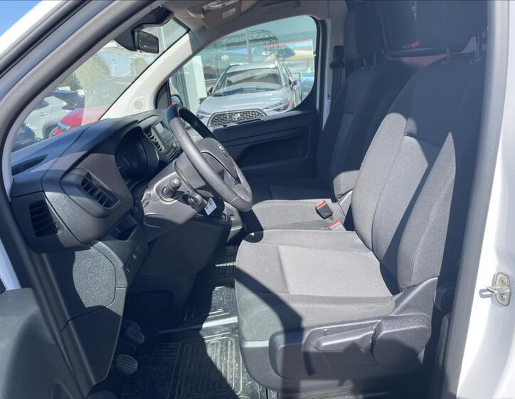Toyota ProAce 11