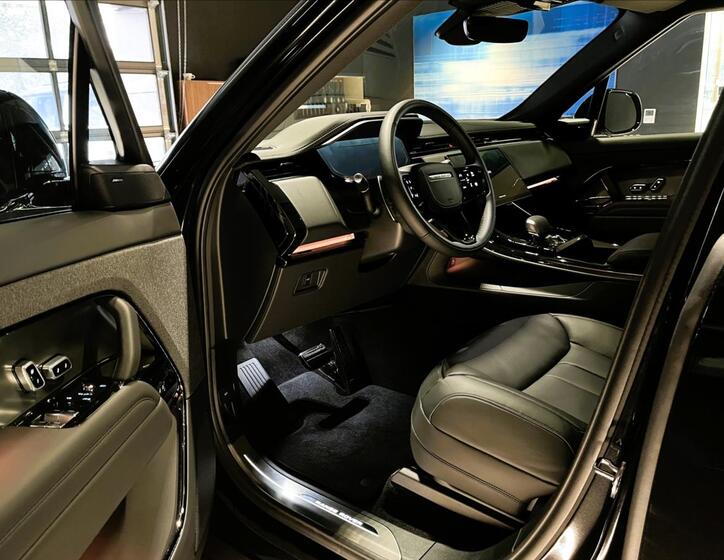 Land Rover Range Rover Sport 11
