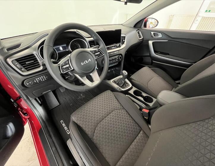 KIA Ceed 8