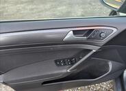 Volkswagen Golf 9