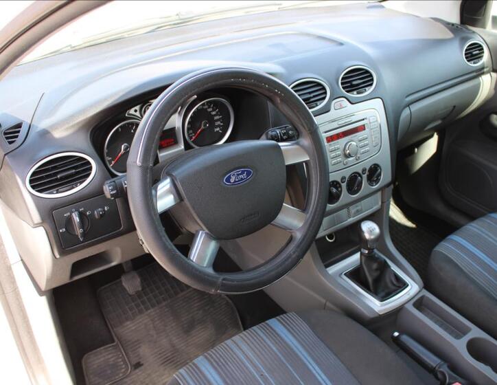 Ford Focus 10