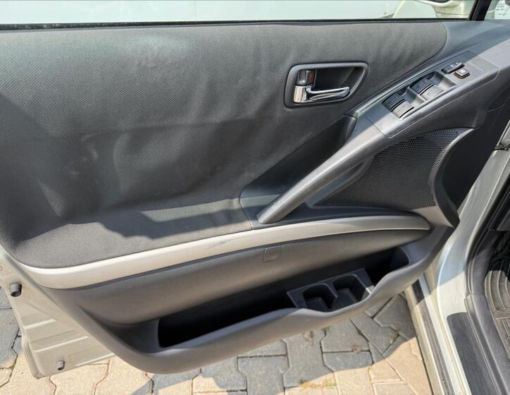 Toyota Corolla Verso 12