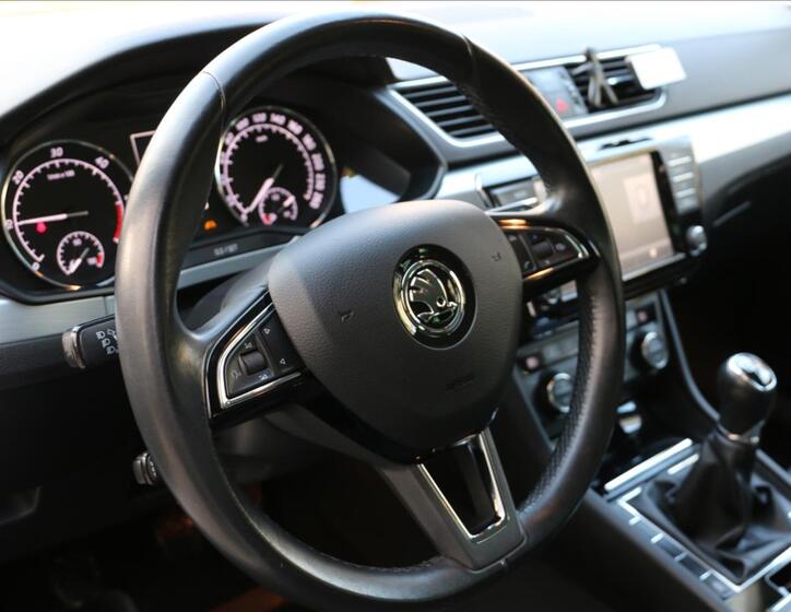 Škoda Superb 18