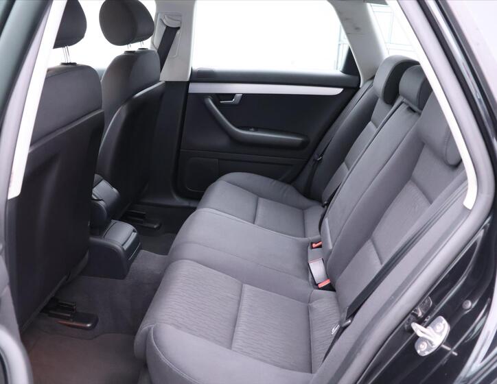 Audi A4 15