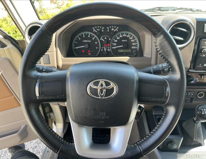 Toyota Land Cruiser 17