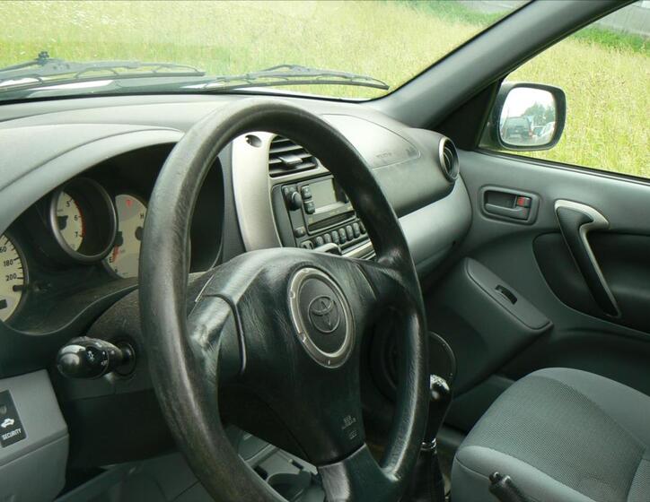 Toyota RAV4 9