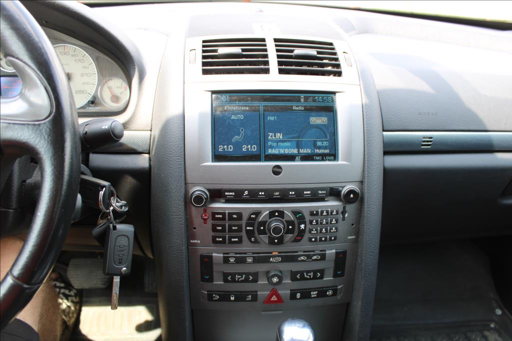 Peugeot 407