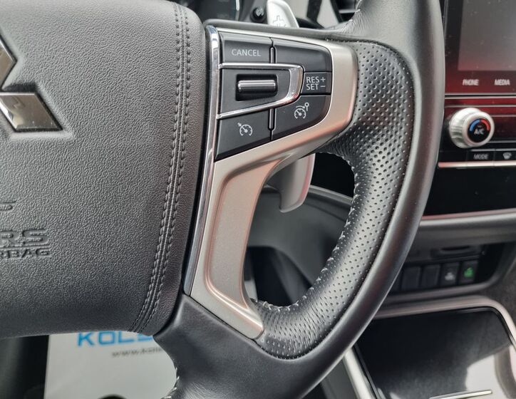 Mitsubishi Outlander 16
