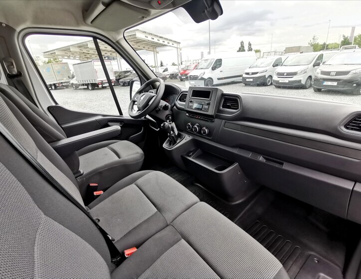 Renault Master 8