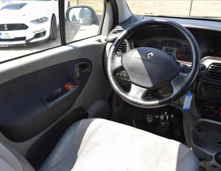Renault Scénic 27