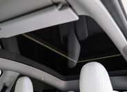 Tesla Model Y 12