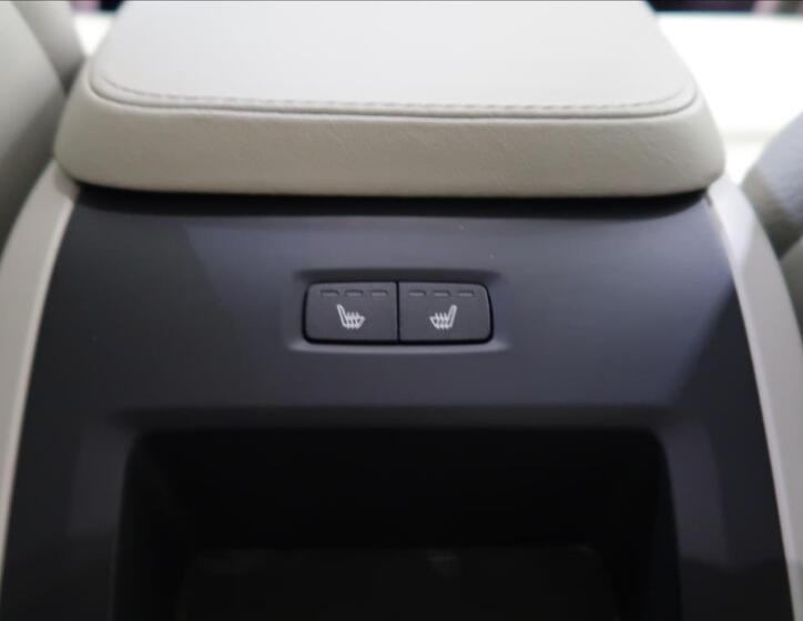 Volvo XC90 12