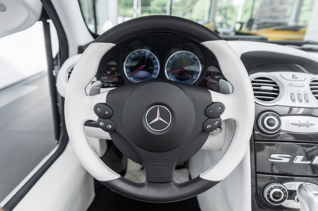 Mercedes-Benz SLR