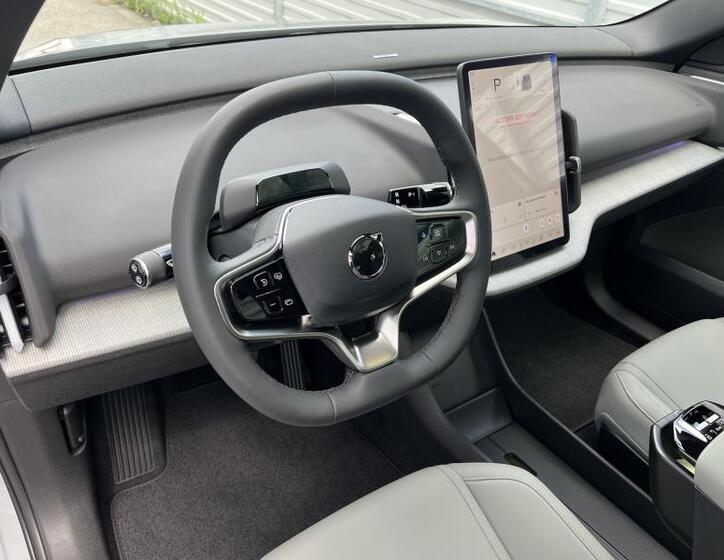 Volvo EX30 9