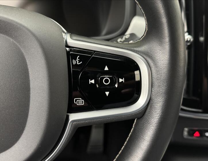 Volvo V90 9
