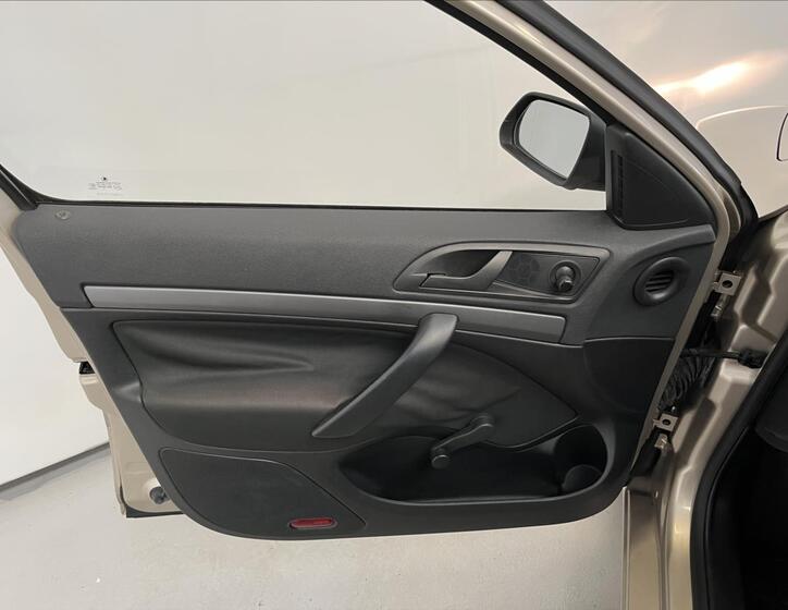 Škoda Octavia 16