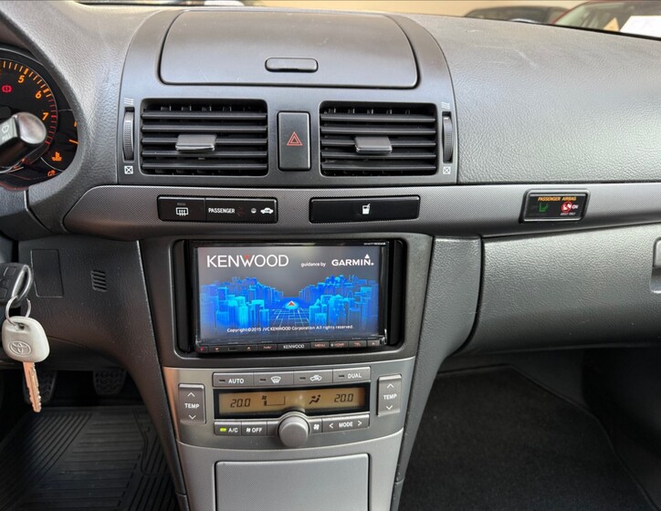 Toyota Avensis 15