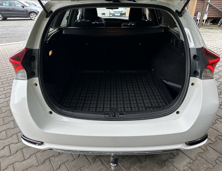 Toyota Auris 15