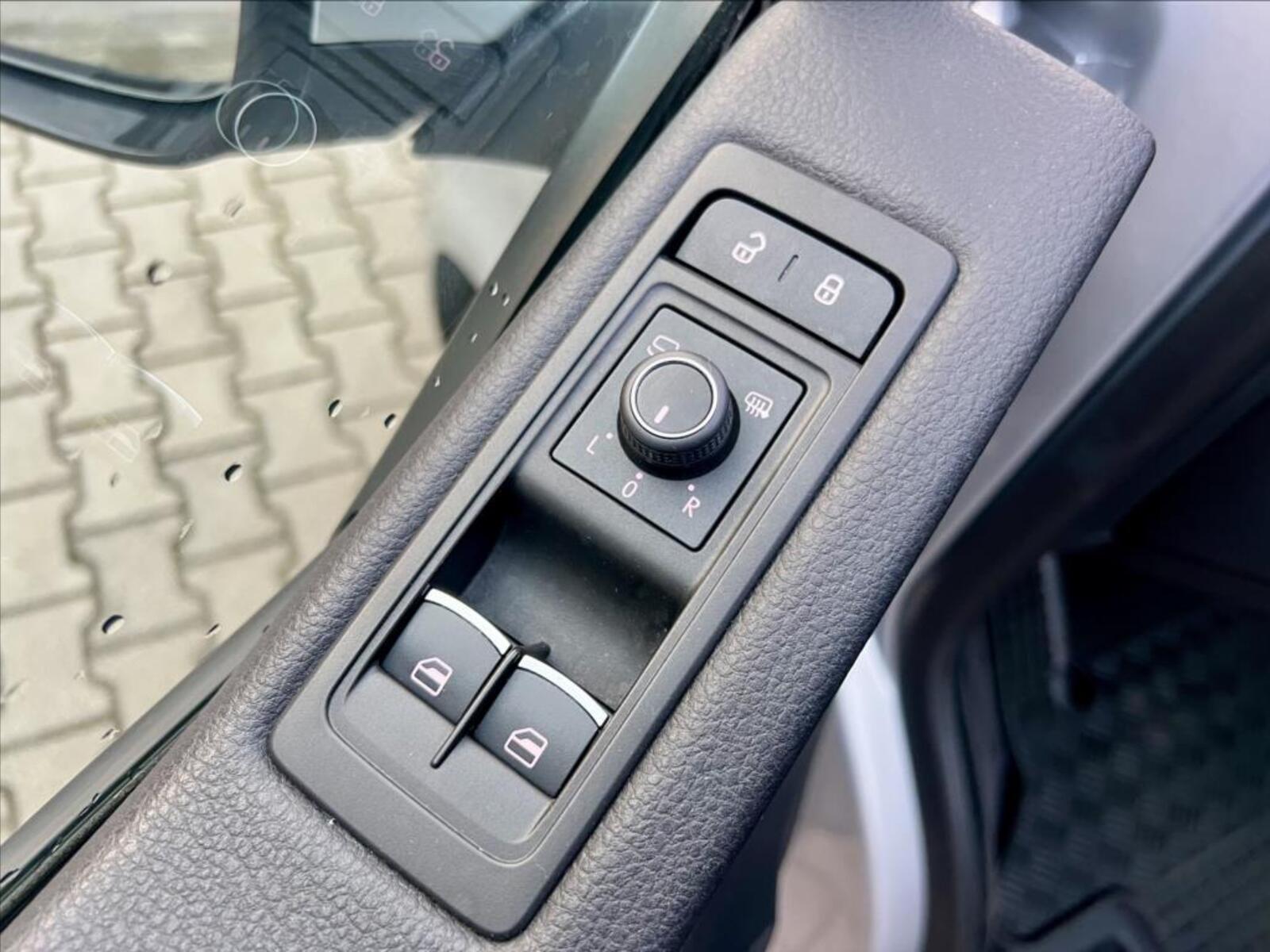 Volkswagen Multivan 41