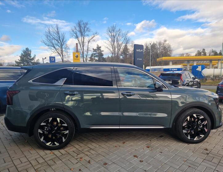 KIA Sorento 4
