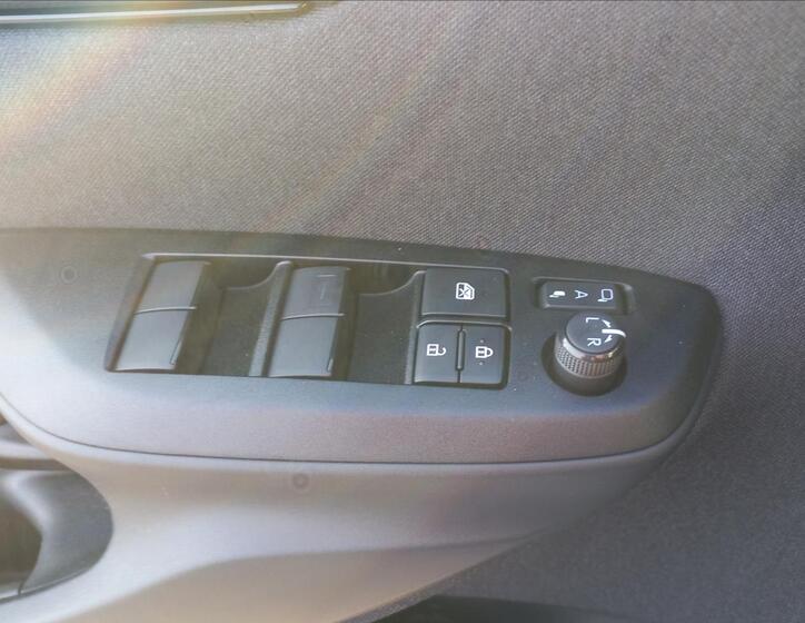 Toyota Yaris 24