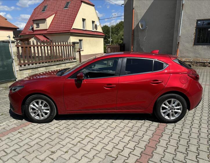 Mazda 3 8