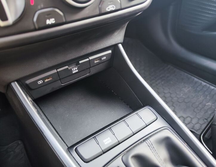 Hyundai i20 16