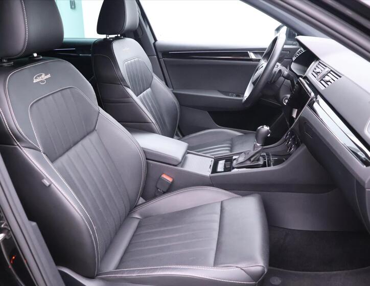 Škoda Superb 14