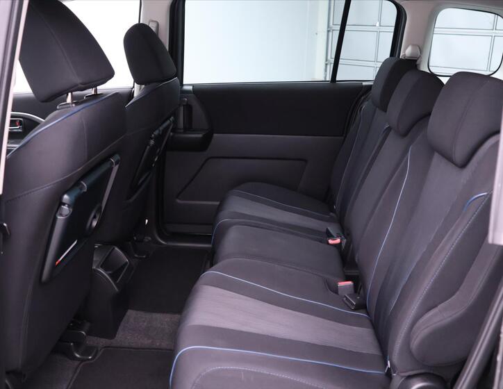 Mazda 5 15
