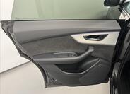 Audi Q8 28