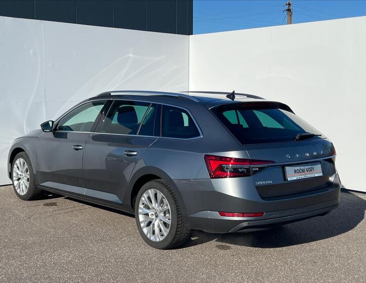 Škoda Superb 9