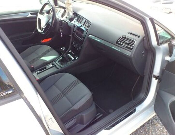 Volkswagen Golf 14