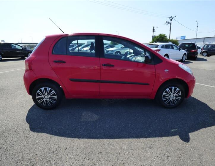 Toyota Yaris 2