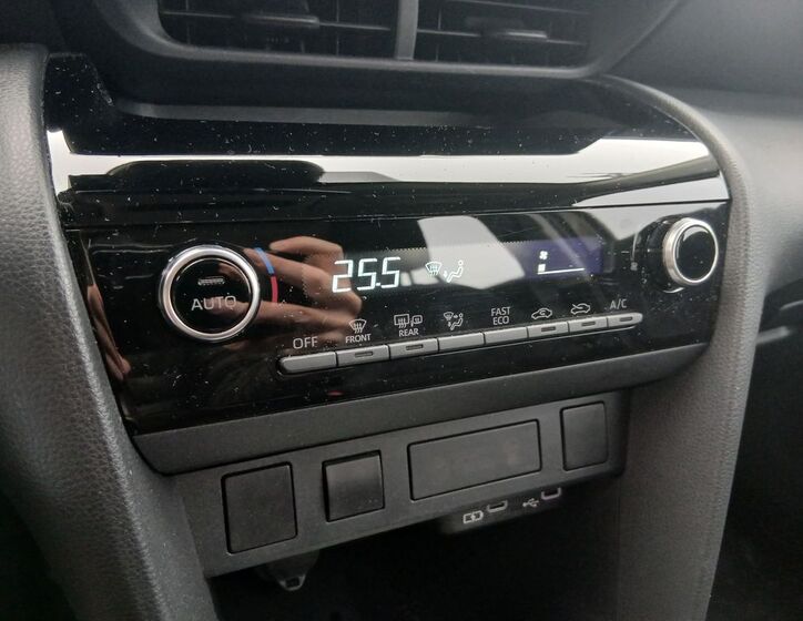 Toyota Yaris Cross 24