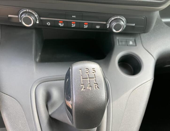 Peugeot Rifter 13