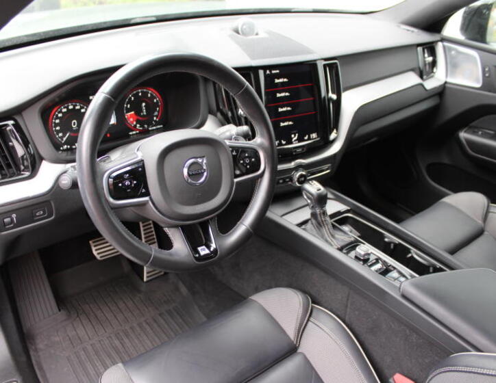 Volvo XC60 4