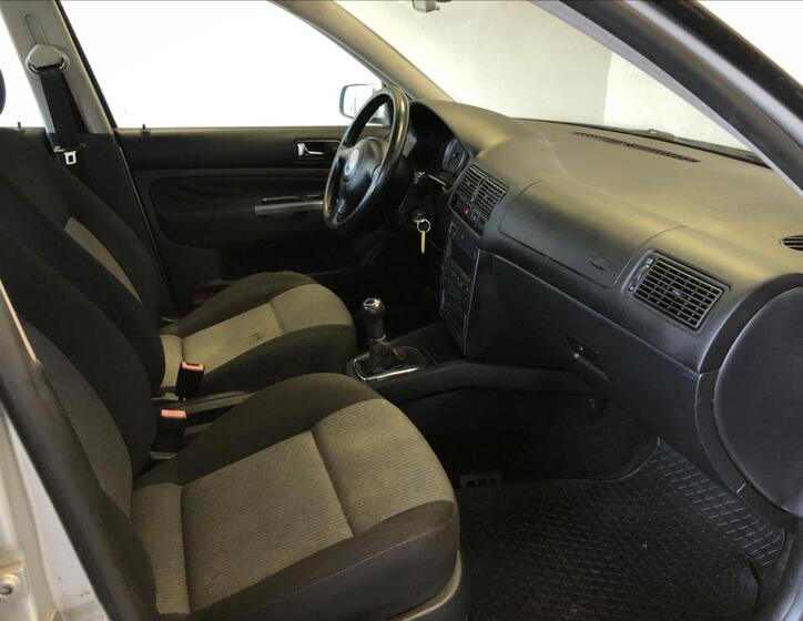 Volkswagen Golf 12