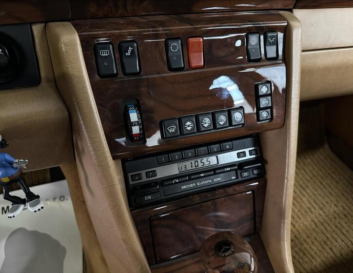 Mercedes-Benz 124 21